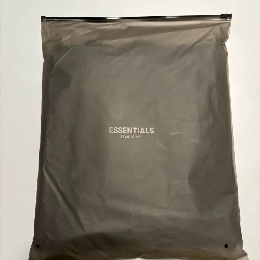 Essentials fear of god hoodie black size large - Picture 5 of 5